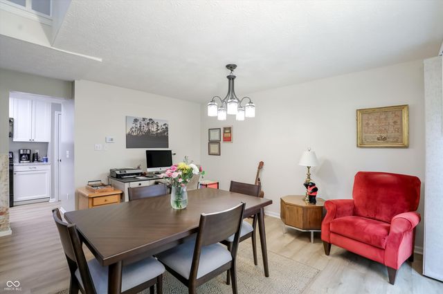 3040 Bayberry Court W, Carmel, IN 46033