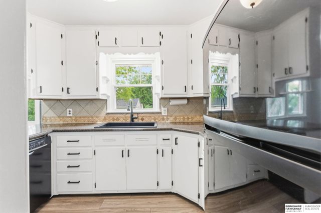 6645 Y Street, Lincoln, NE 68505