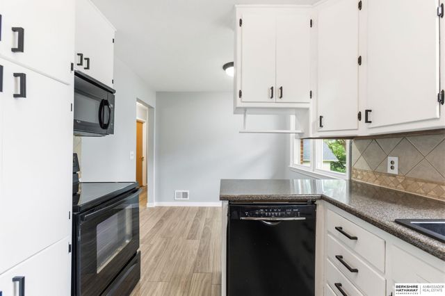 6645 Y Street, Lincoln, NE 68505