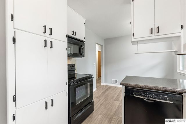 6645 Y Street, Lincoln, NE 68505