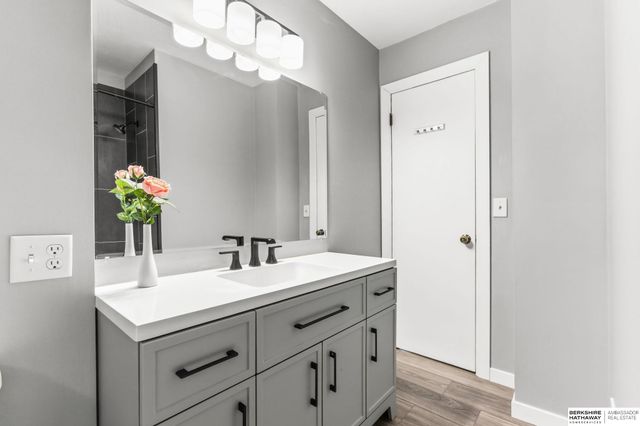 6645 Y Street, Lincoln, NE 68505