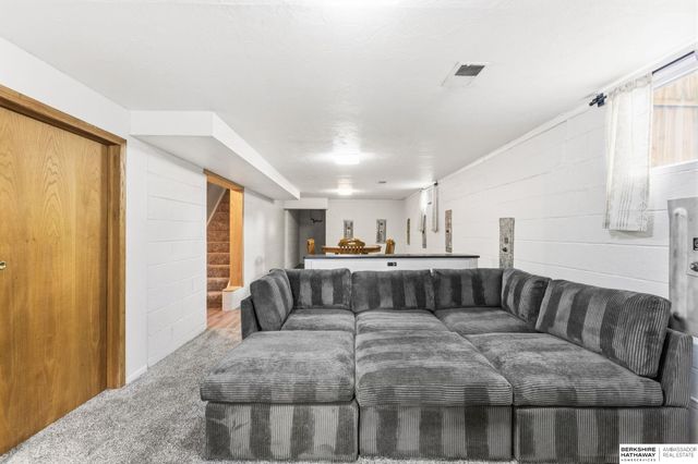 6645 Y Street, Lincoln, NE 68505