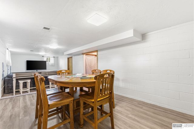6645 Y Street, Lincoln, NE 68505