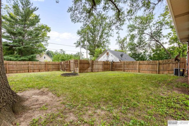 6645 Y Street, Lincoln, NE 68505