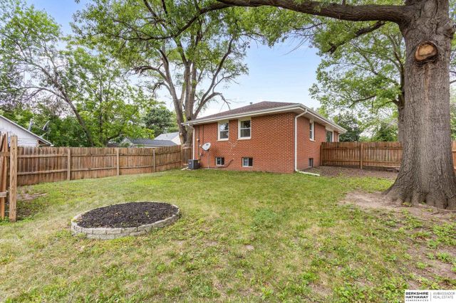 6645 Y Street, Lincoln, NE 68505