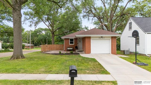 6645 Y Street, Lincoln, NE 68505