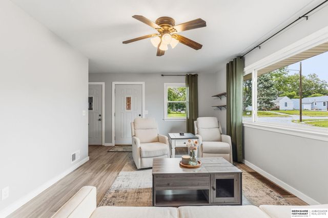 6645 Y Street, Lincoln, NE 68505