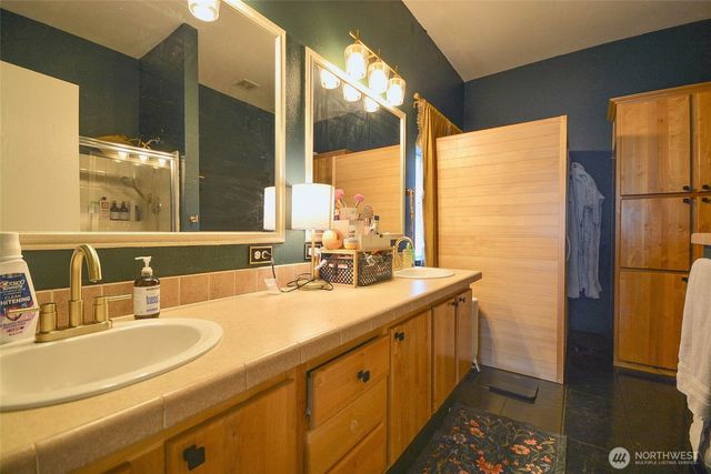 119 Becker DR, Winlock, WA 98596