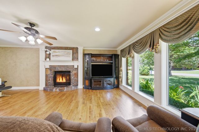 154 Spunky Creek Drive, Catoosa, OK 74015