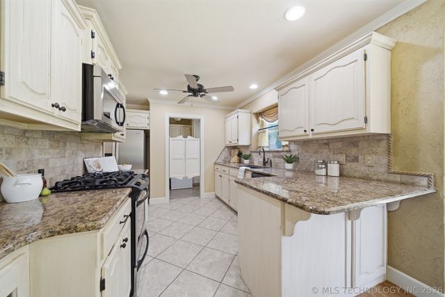 154 Spunky Creek Drive, Catoosa, OK 74015