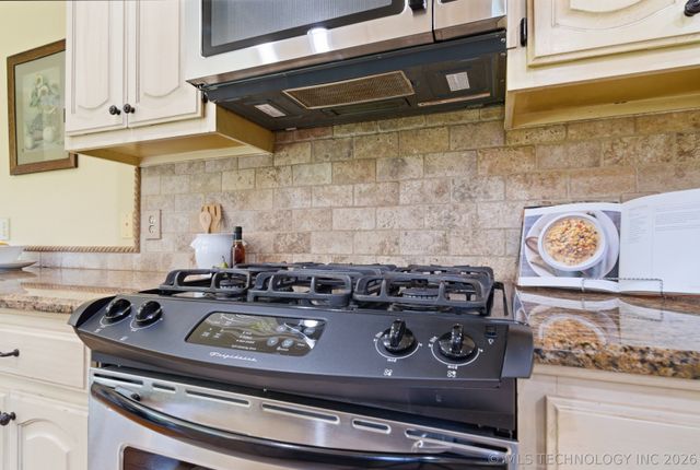 154 Spunky Creek Drive, Catoosa, OK 74015