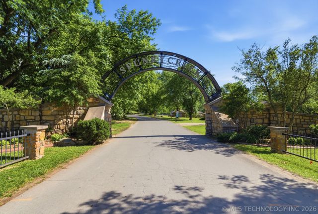 154 Spunky Creek Drive, Catoosa, OK 74015
