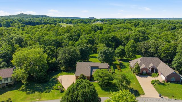 154 Spunky Creek Drive, Catoosa, OK 74015