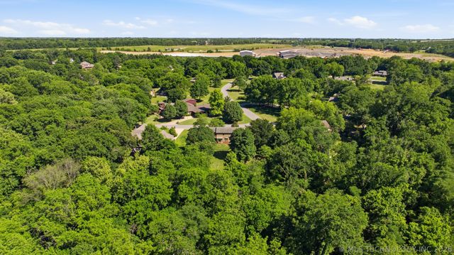 154 Spunky Creek Drive, Catoosa, OK 74015
