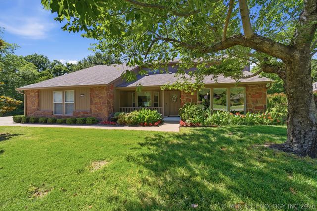 154 Spunky Creek Drive, Catoosa, OK 74015