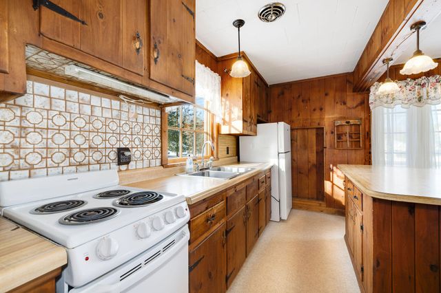 1176 Sunset Drive, Willsboro, NY 12996