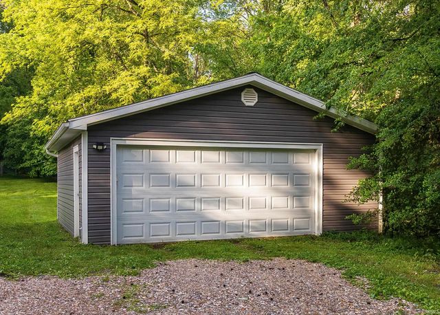 3822 Johnson Road, Boonville, IN 47601