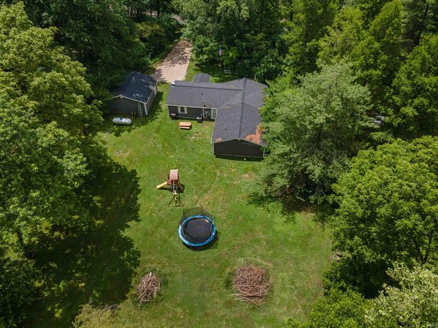3822 Johnson Road, Boonville, IN 47601