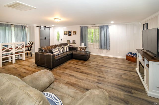 3822 Johnson Road, Boonville, IN 47601