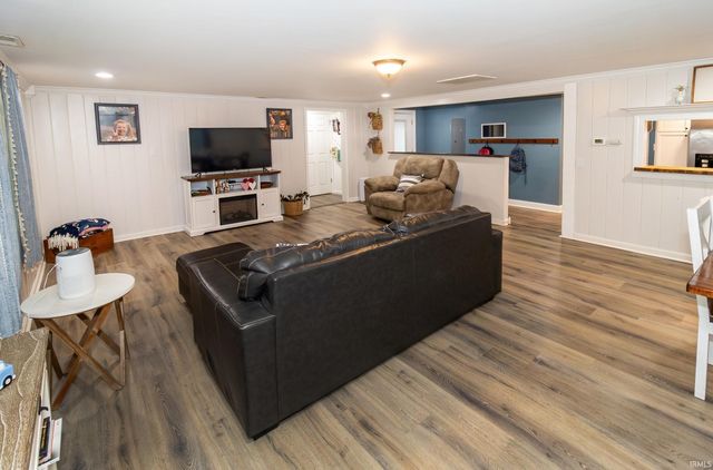 3822 Johnson Road, Boonville, IN 47601