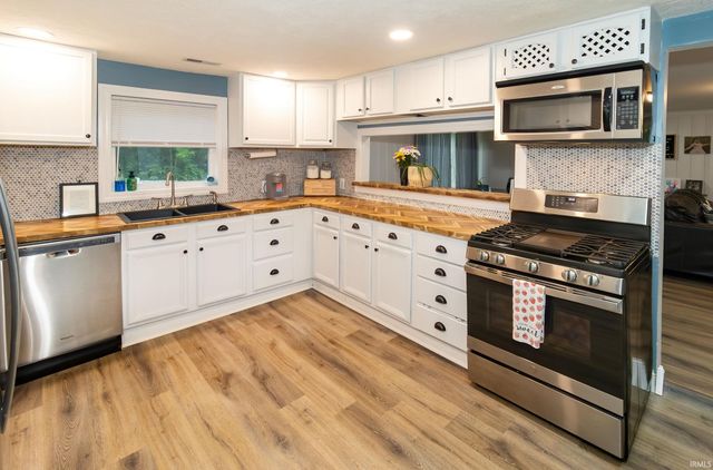 3822 Johnson Road, Boonville, IN 47601