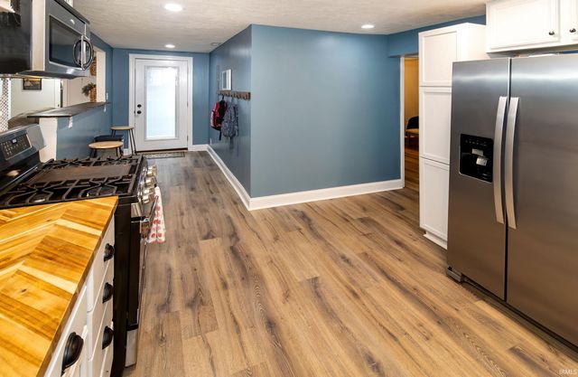 3822 Johnson Road, Boonville, IN 47601