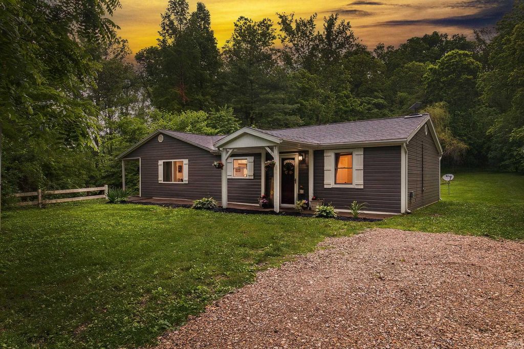 3822 Johnson Road, Boonville, IN 47601