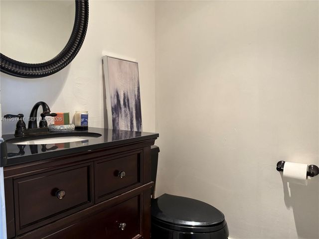 6600 Cypress Rd 203, Plantation, FL 33317