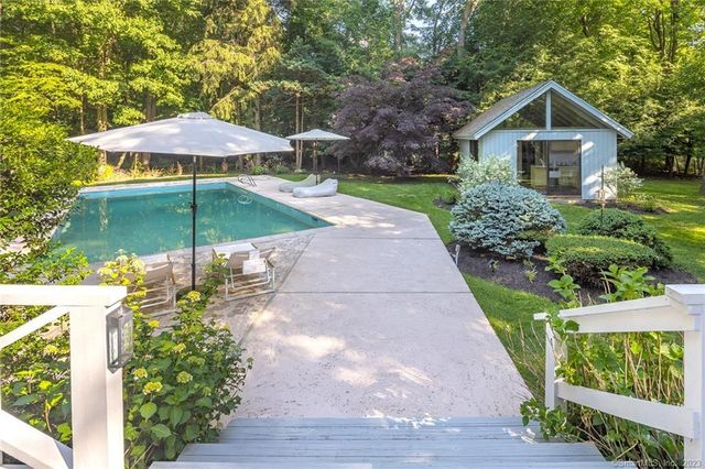 33 Riverfield Drive, Weston, CT 06883