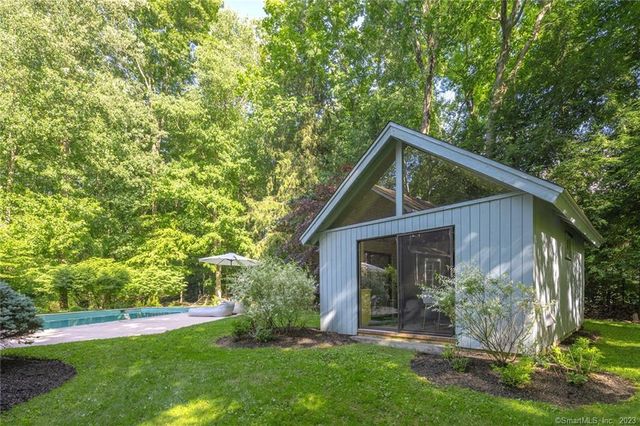 33 Riverfield Drive, Weston, CT 06883