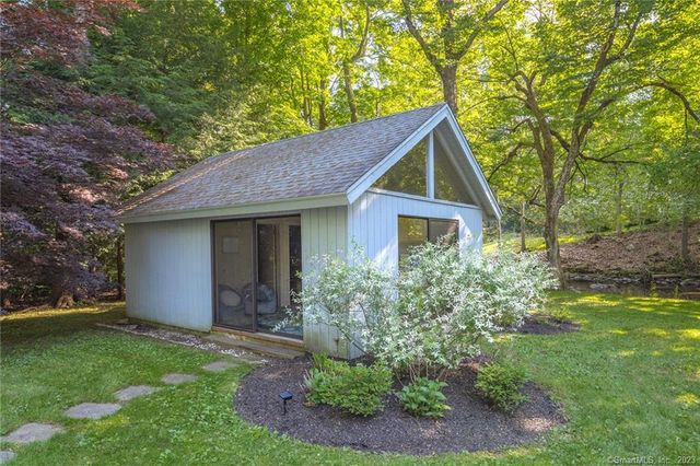 33 Riverfield Drive, Weston, CT 06883