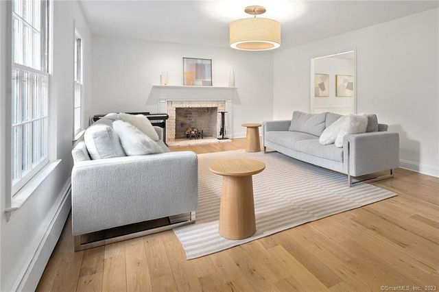 33 Riverfield Drive, Weston, CT 06883