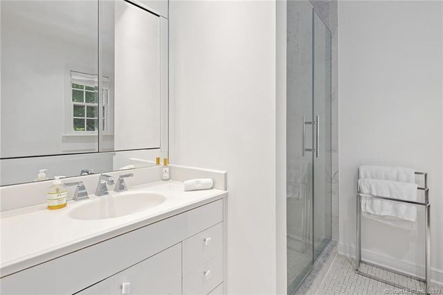 33 Riverfield Drive, Weston, CT 06883