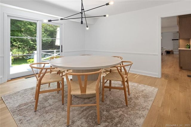 33 Riverfield Drive, Weston, CT 06883