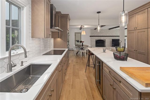 33 Riverfield Drive, Weston, CT 06883