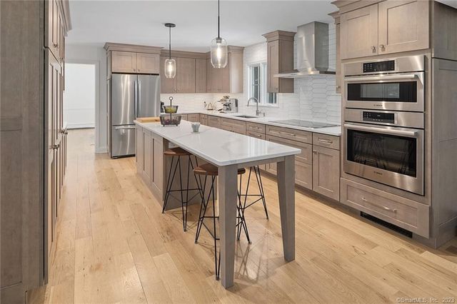 33 Riverfield Drive, Weston, CT 06883