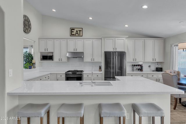 9421 E Jadecrest Drive, Sun Lakes, AZ 85248