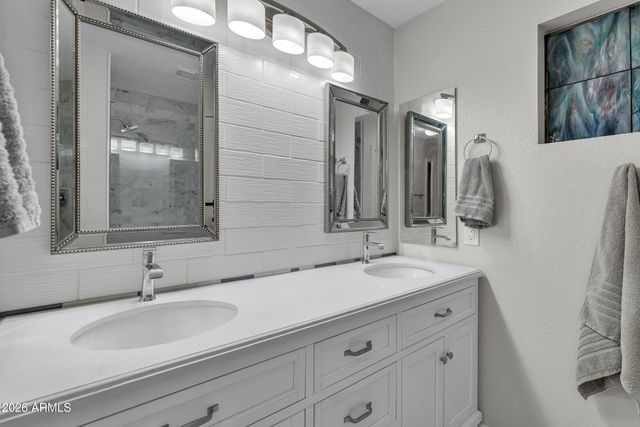 9421 E Jadecrest Drive, Sun Lakes, AZ 85248