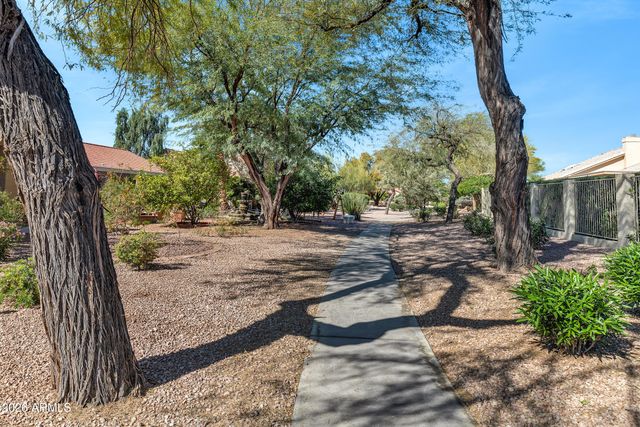 9421 E Jadecrest Drive, Sun Lakes, AZ 85248