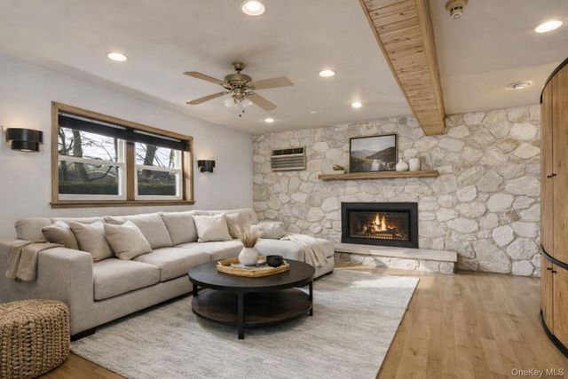 20 Rose Street, White Plains, NY 10605