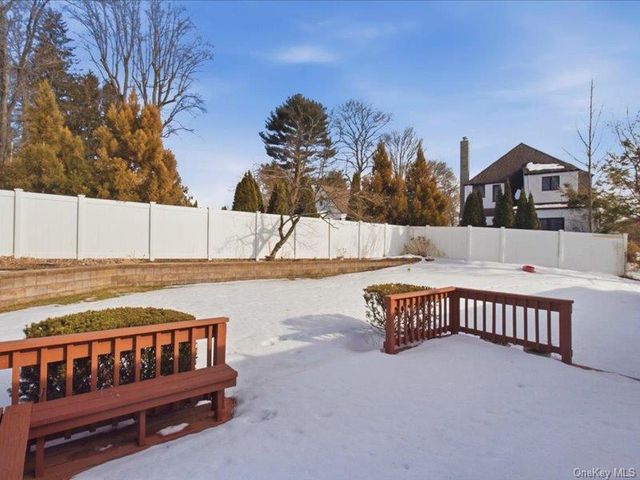 20 Rose Street, White Plains, NY 10605