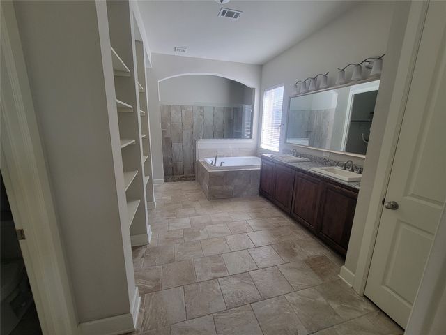 1023 Winter Fire Way, Arlington, TX 76005