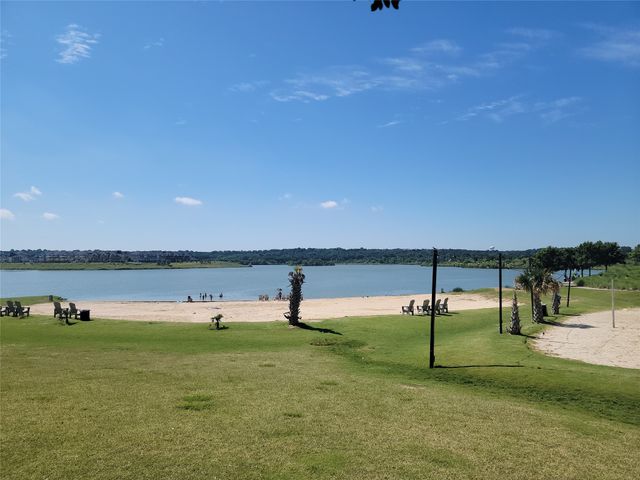 1023 Winter Fire Way, Arlington, TX 76005