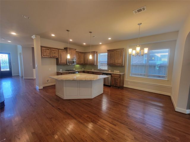 1023 Winter Fire Way, Arlington, TX 76005