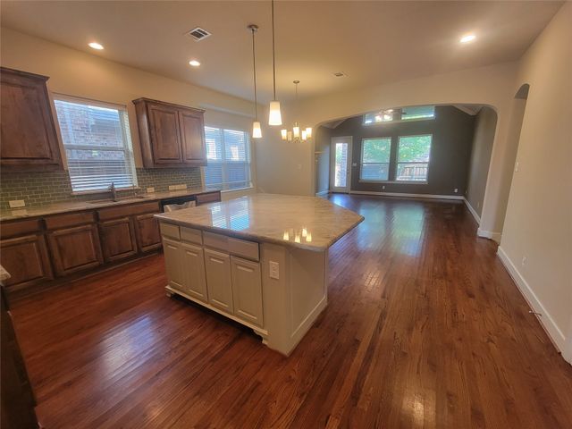 1023 Winter Fire Way, Arlington, TX 76005