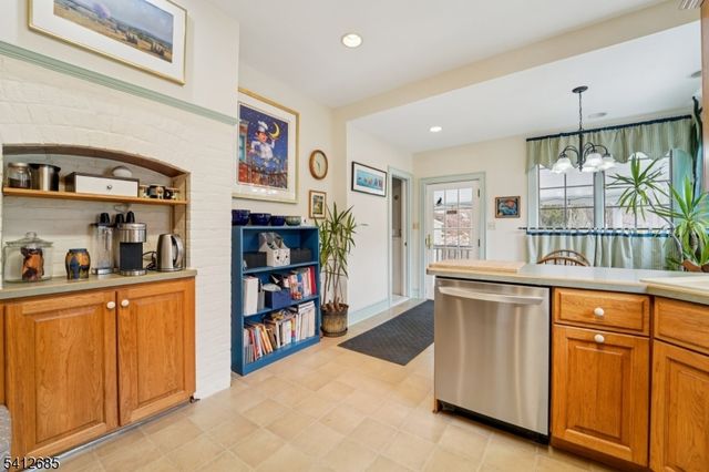 57 Pompton Rd, Haledon Boro, NJ 07508