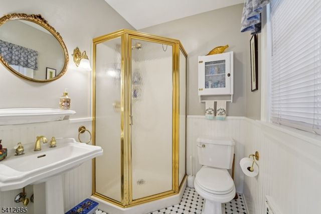 57 Pompton Rd, Haledon Boro, NJ 07508