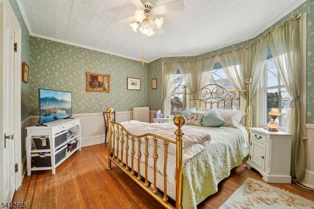 57 Pompton Rd, Haledon Boro, NJ 07508