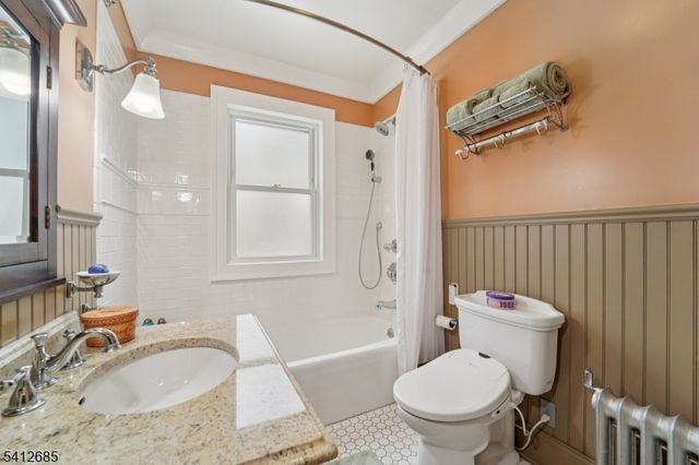 57 Pompton Rd, Haledon Boro, NJ 07508