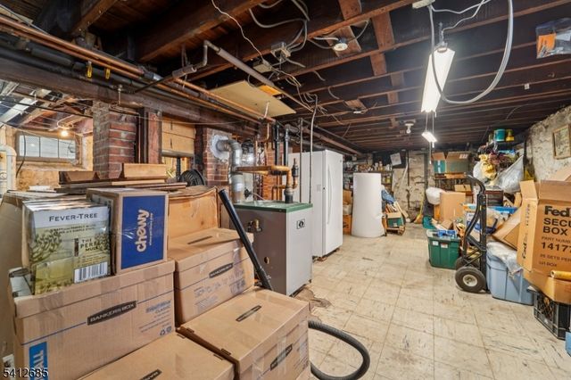 57 Pompton Rd, Haledon Boro, NJ 07508